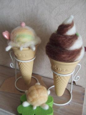 今日のおやつは“ソフトクリーム”と“メロンパン”  (・_・")？｜「くらよし花幸」　（鳥取県倉吉市の花キューピット加盟店 花屋）のブログ