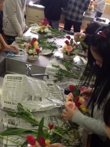 小学生さんとアレンジメント教室です｜「くらよし花幸」　（鳥取県倉吉市の花キューピット加盟店 花屋）のブログ